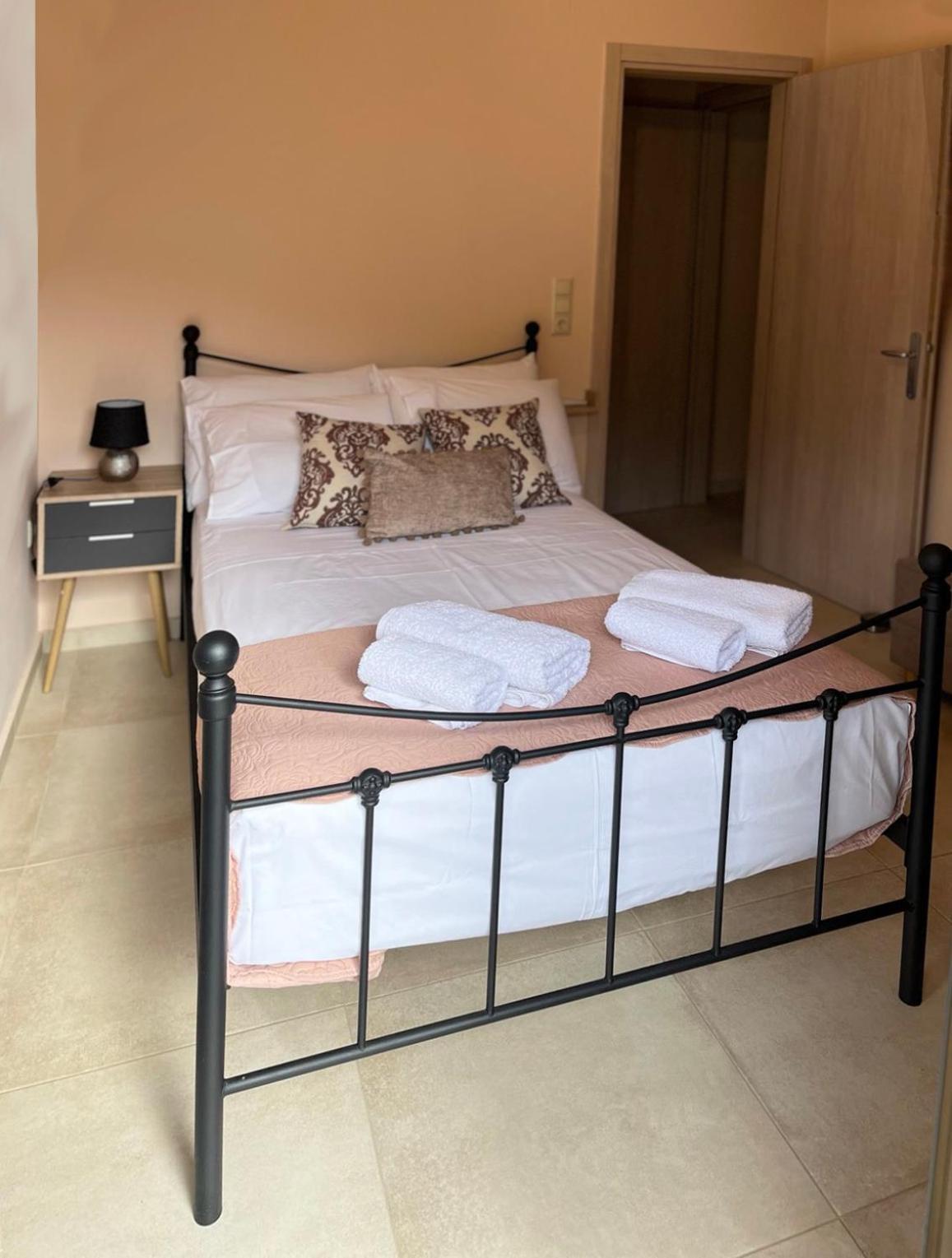 Capostango Apartments - Stunning Views Of Libyan Sea Ano Rodhakinon Екстериор снимка